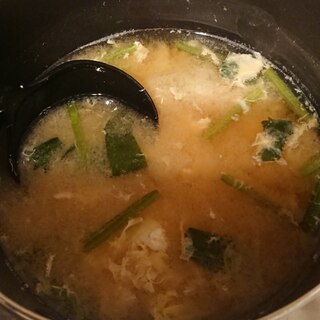 《節約簡単スープ》ふんわり卵とほうれん草の味噌汁